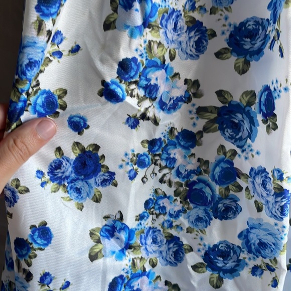 Floral Clearlove dress in blue, white and green - Picture 7 of 9